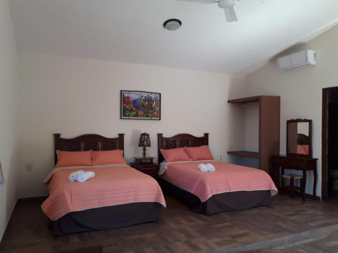 Casa Victoria Hotel Zihuatanejo Buitenkant foto
